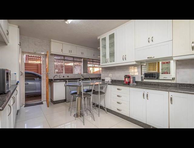 3 BEDROOM PROPERTY TO RENT IN LAUDIUM